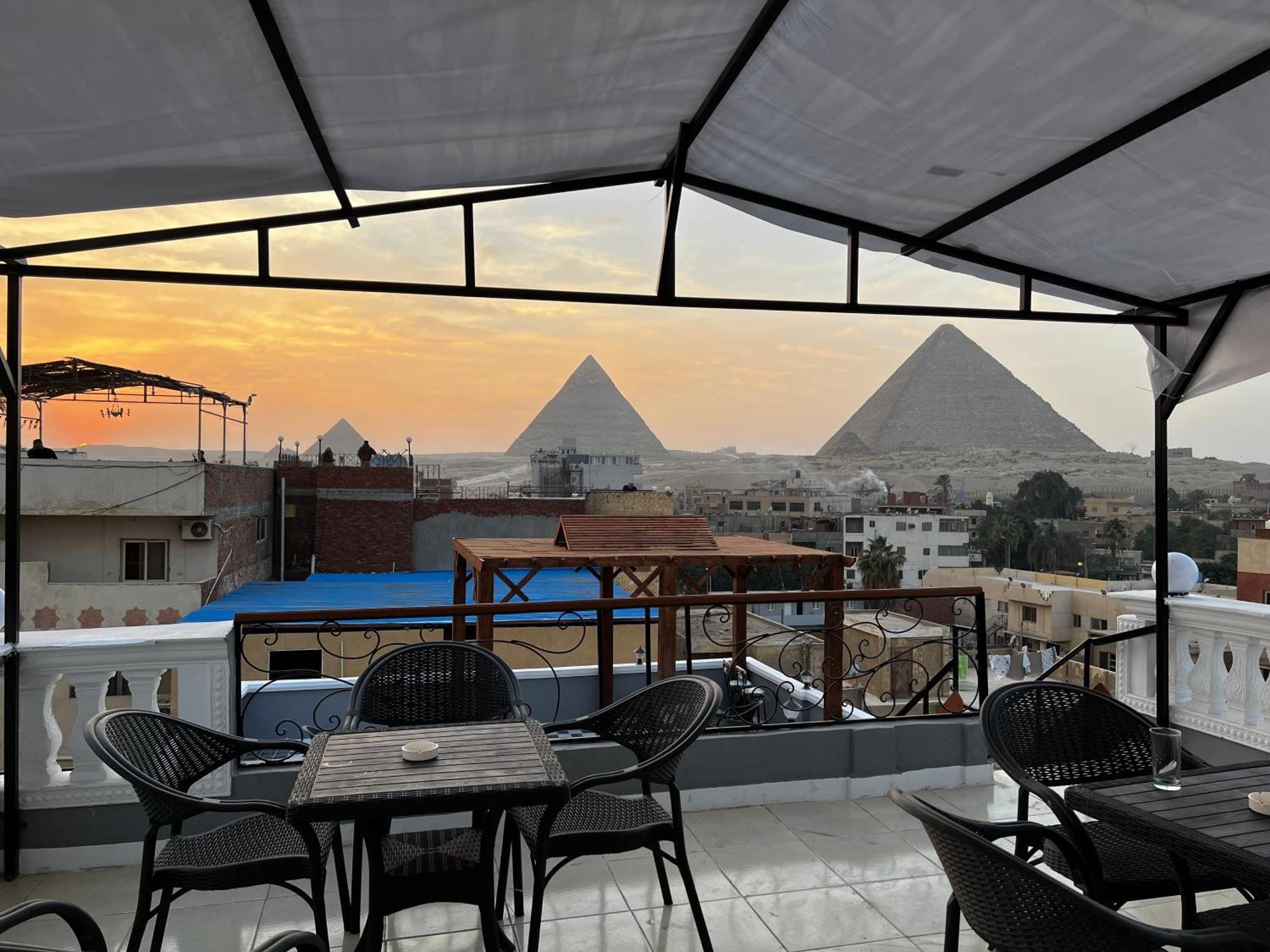 The Pyramids Gate Inn Kafret el-Gabal Extérieur photo