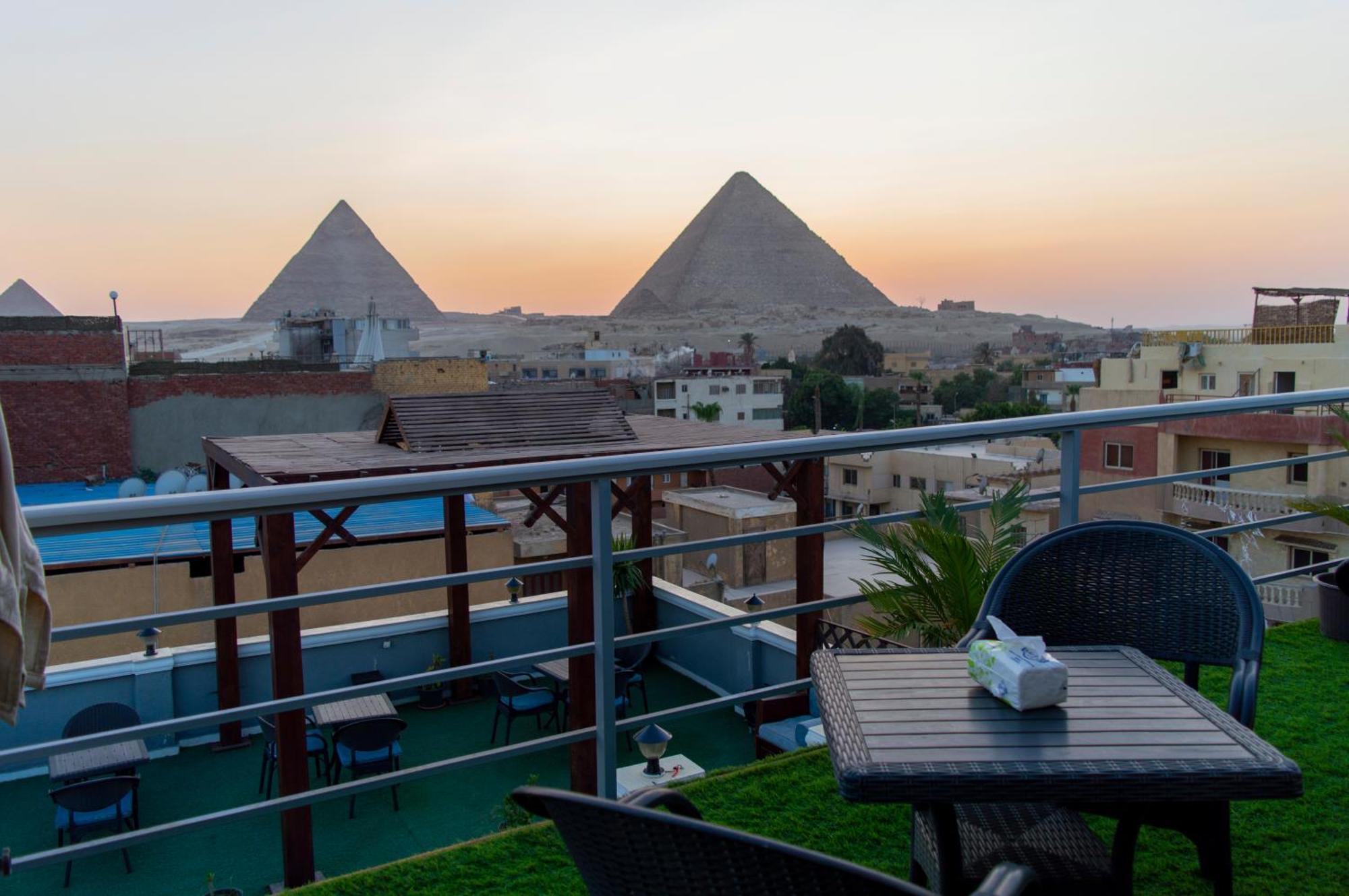 The Pyramids Gate Inn Kafret el-Gabal Extérieur photo